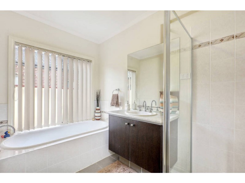 7 Carmody Drive, Cairnlea VIC 3023