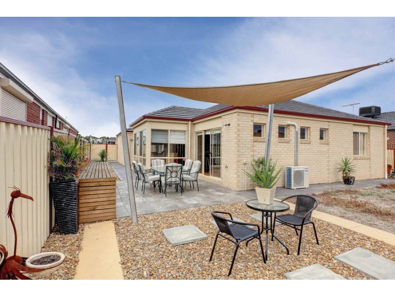 7 Carmody Drive, Cairnlea VIC 3023