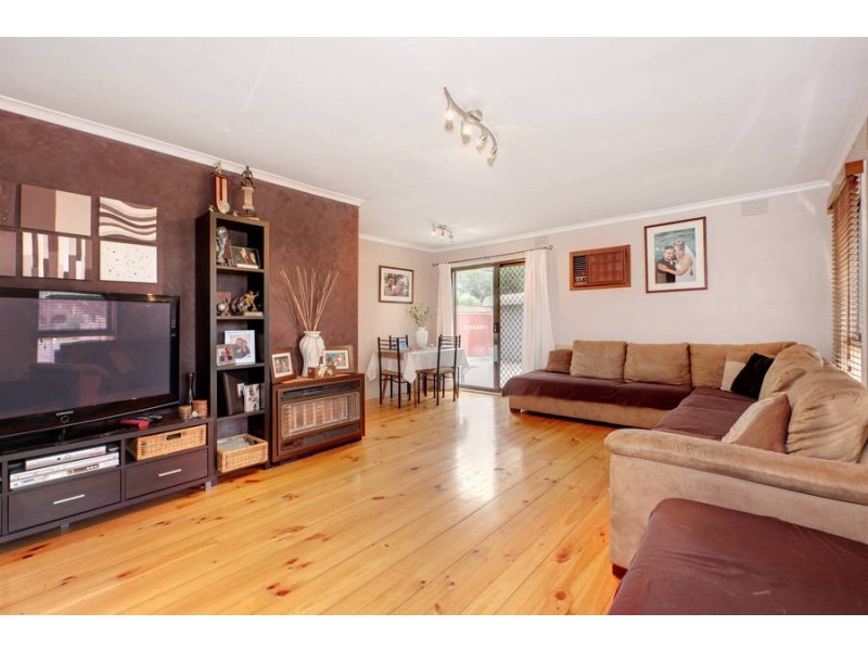 8 Allandale Drive, Deer Park VIC 3023