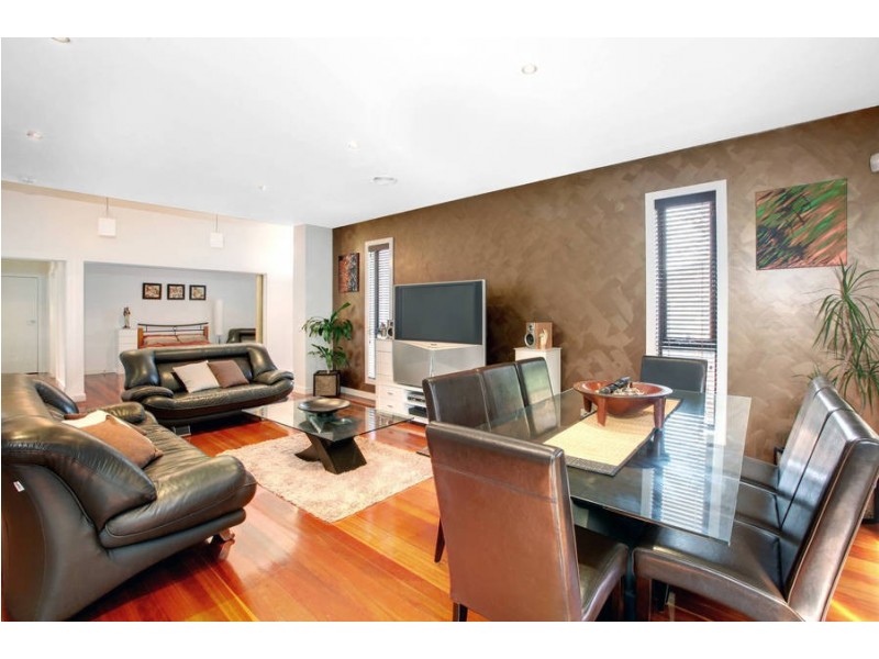 3 Gill Place, Caroline Springs VIC 3023