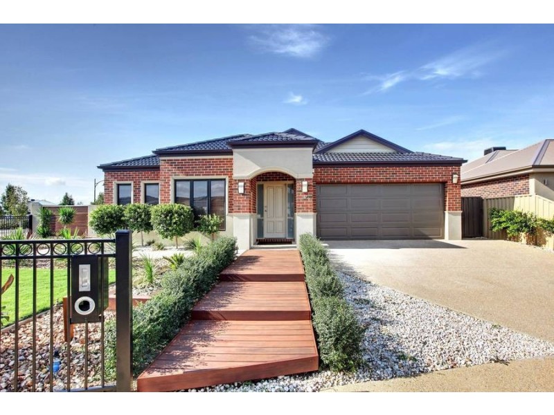37 Lawson Way, Caroline Springs VIC 3023