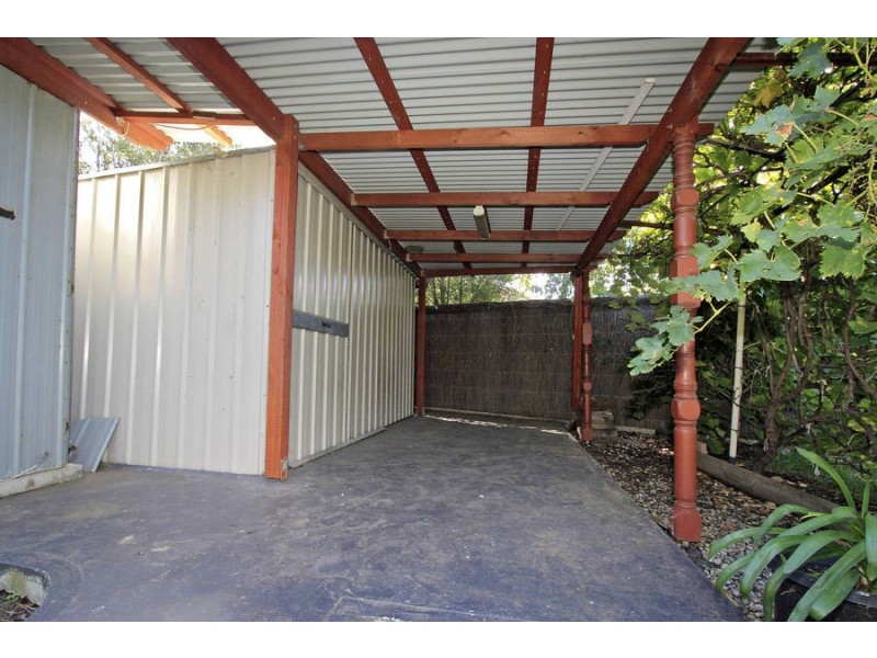 4 Elphinstone Way, Caroline Springs VIC 3023