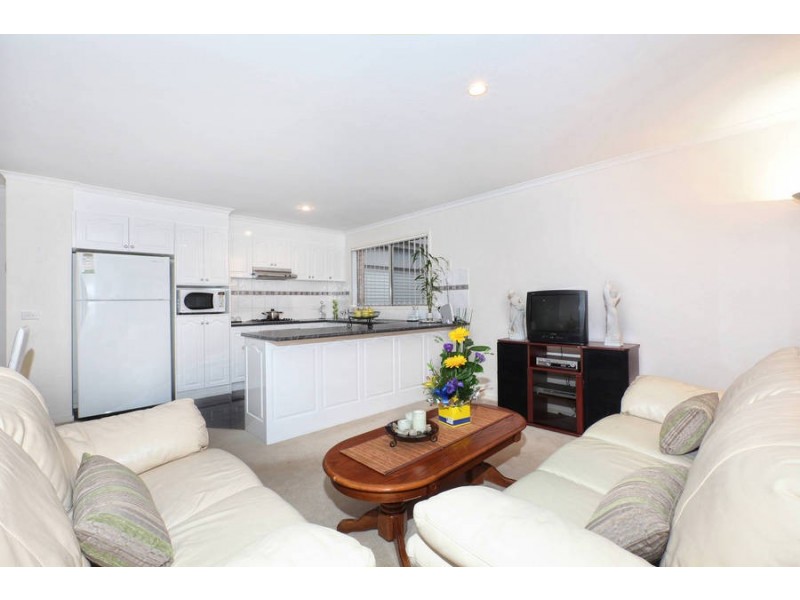 24 Strickland Crescent, Burnside VIC 3023