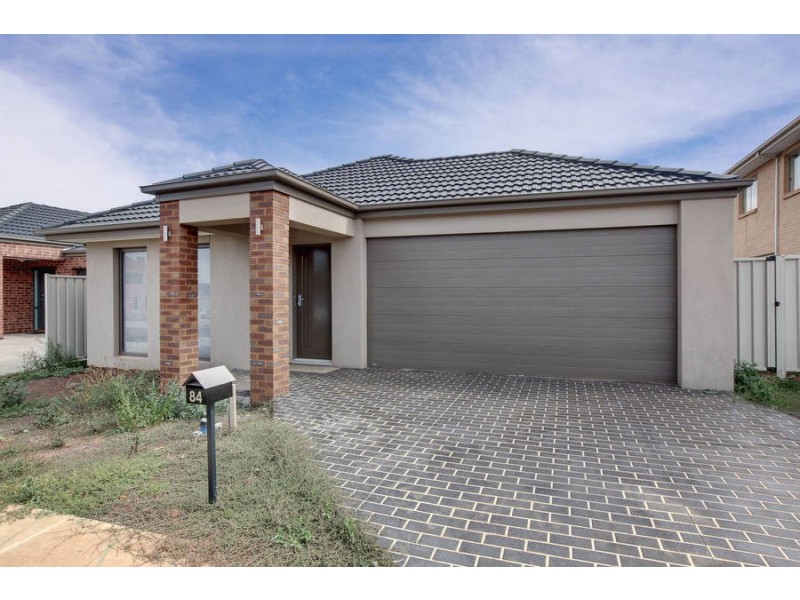 84 Lawson Way, Caroline Springs VIC 3023