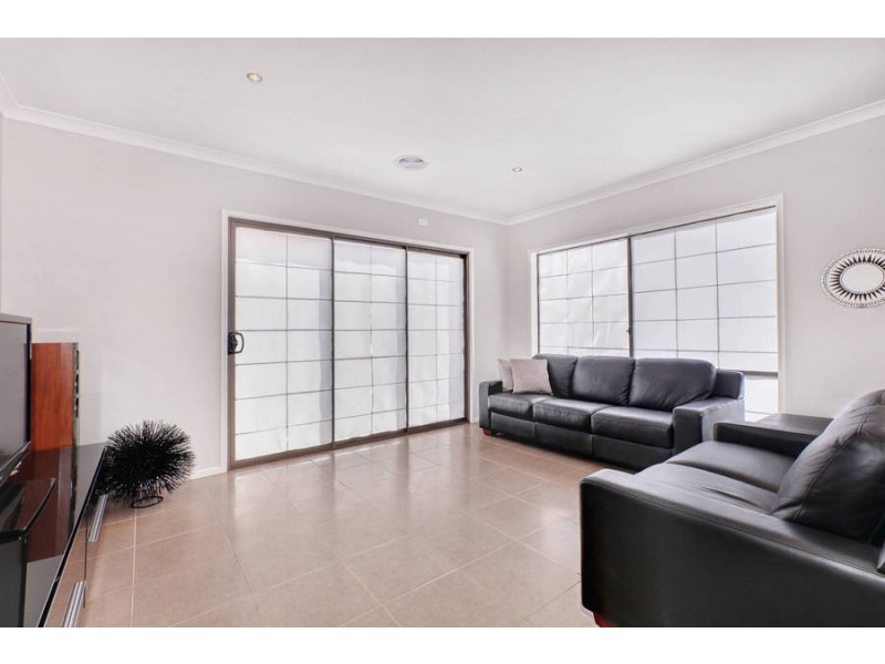 84 Lawson Way, Caroline Springs VIC 3023