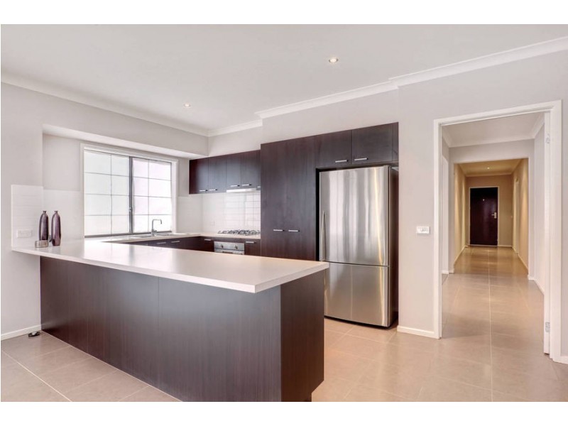 84 Lawson Way, Caroline Springs VIC 3023