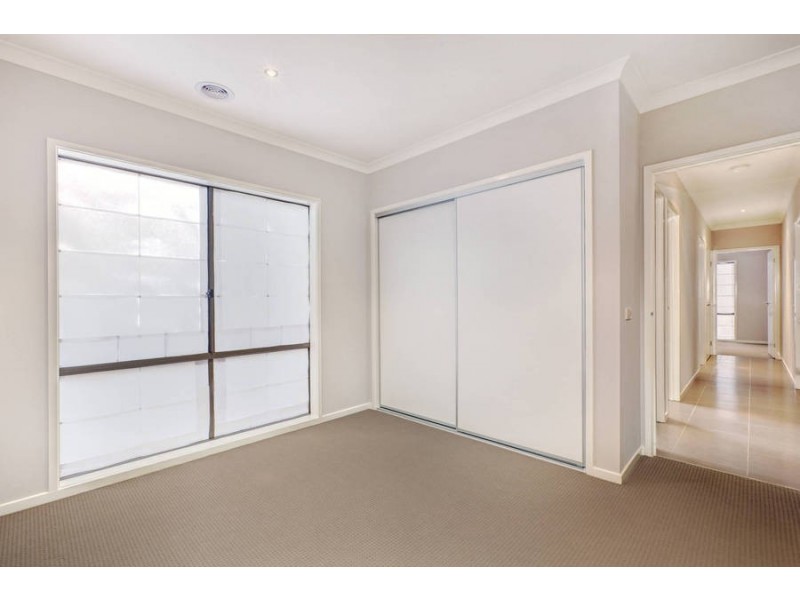 84 Lawson Way, Caroline Springs VIC 3023