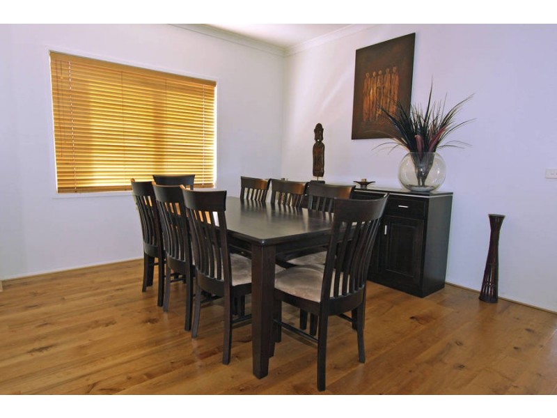 15 Central Parkway, Caroline Springs VIC 3023