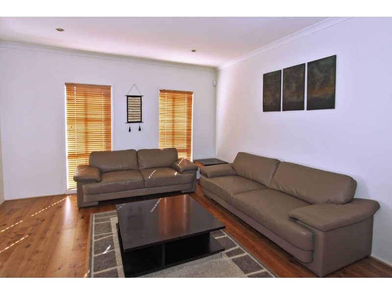 15 Central Parkway, Caroline Springs VIC 3023