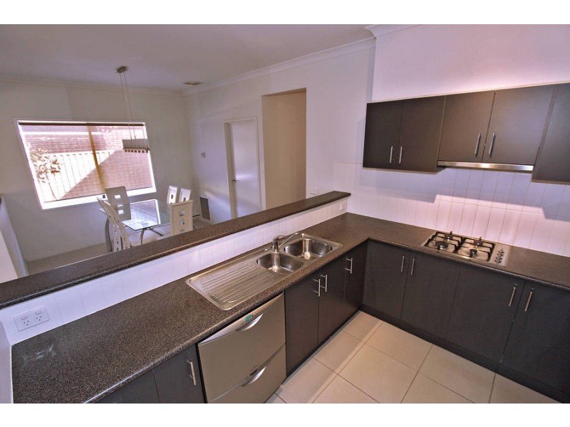 15 Central Parkway, Caroline Springs VIC 3023