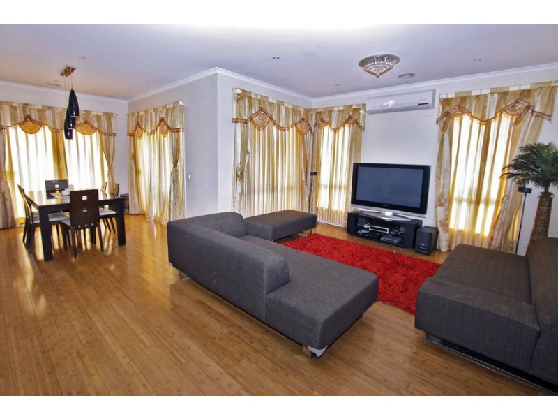 13 Waterside Drive, Burnside Heights VIC 3023