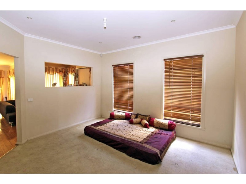 13 Waterside Drive, Burnside Heights VIC 3023