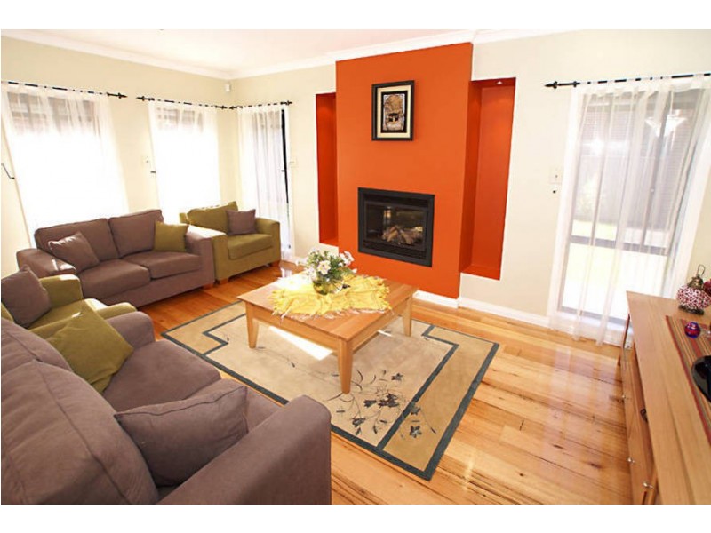 22 Barringo Way, Caroline Springs VIC 3023