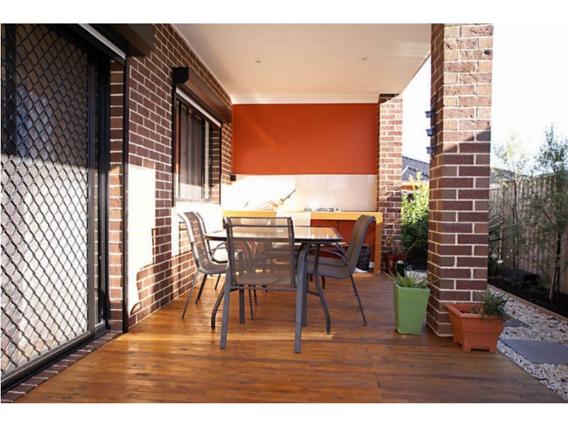 22 Barringo Way, Caroline Springs VIC 3023