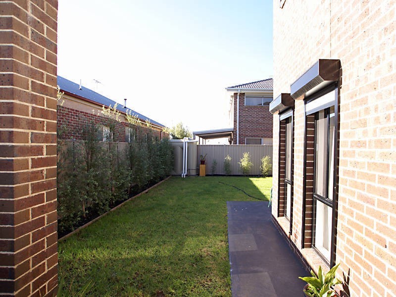 22 Barringo Way, Caroline Springs VIC 3023