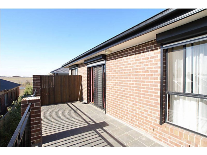 22 Barringo Way, Caroline Springs VIC 3023