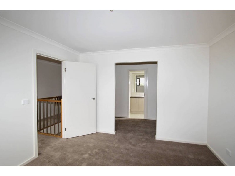 28 Tenterfield Drive, Burnside Heights VIC 3023