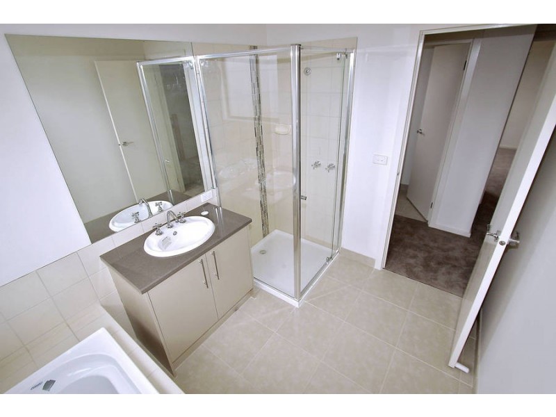 28 Tenterfield Drive, Burnside Heights VIC 3023