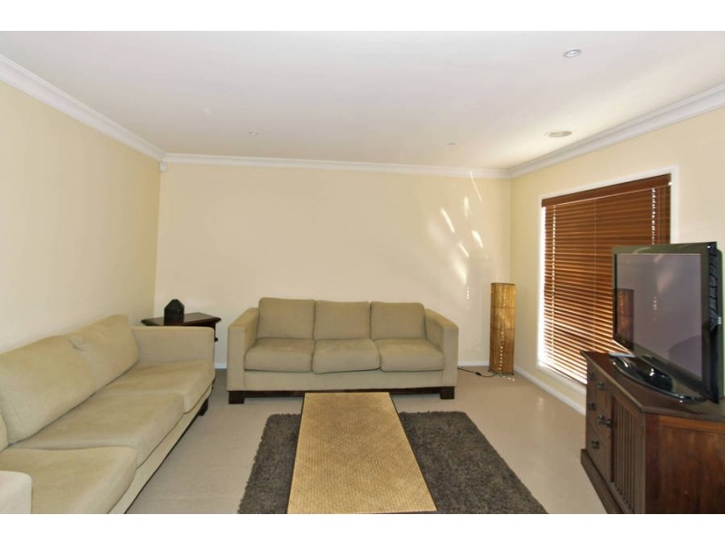 1 Roseberry Avenue, Cairnlea VIC 3023