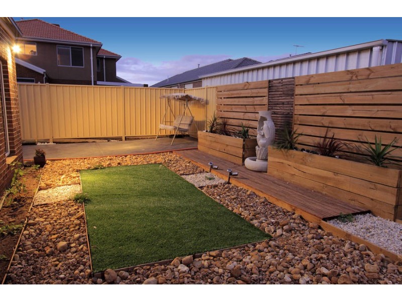 20 Studley Park Way, Caroline Springs VIC 3023