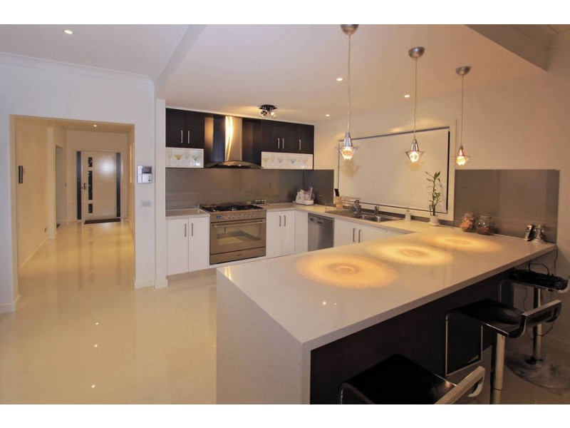 20 Studley Park Way, Caroline Springs VIC 3023
