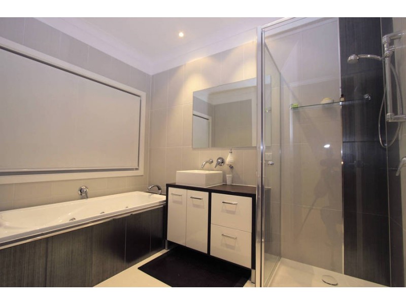 20 Studley Park Way, Caroline Springs VIC 3023