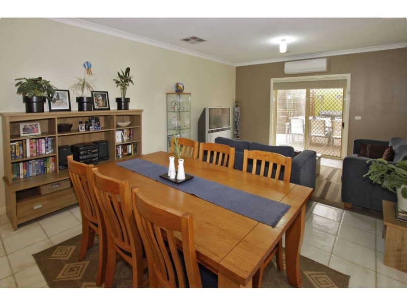 3 Springfield Close, Caroline Springs VIC 3023