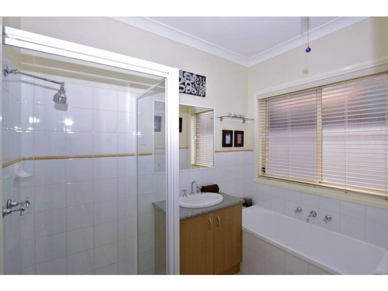 3 Springfield Close, Caroline Springs VIC 3023