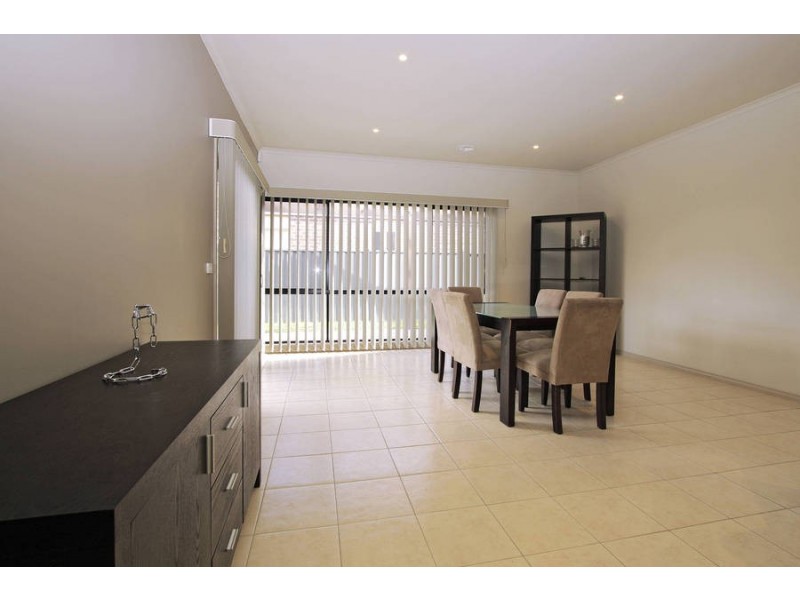 2 Tucker Place, Caroline Springs VIC 3023