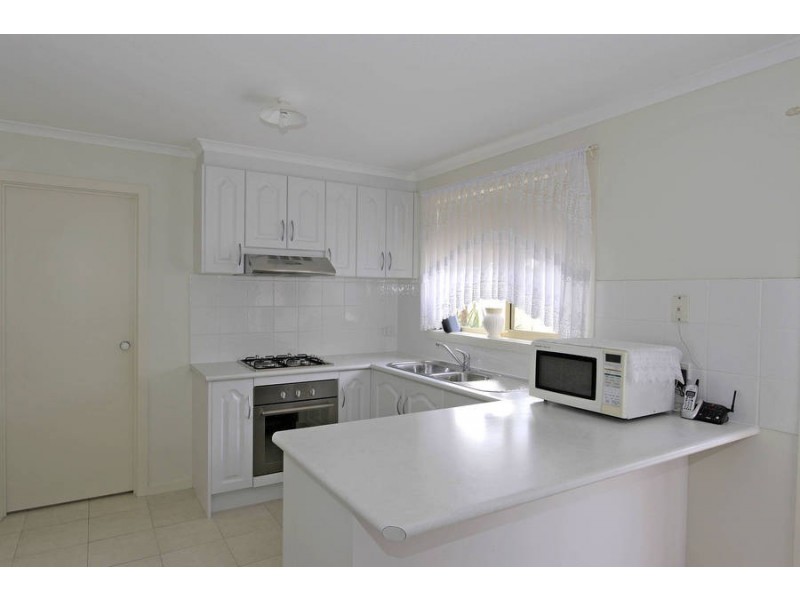 5 Sugargum Grove, Cairnlea VIC 3023