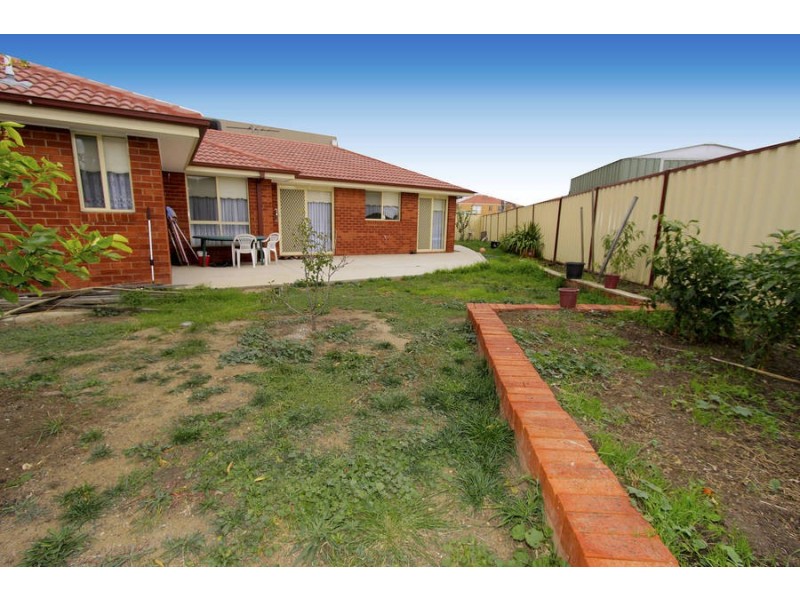 5 Sugargum Grove, Cairnlea VIC 3023