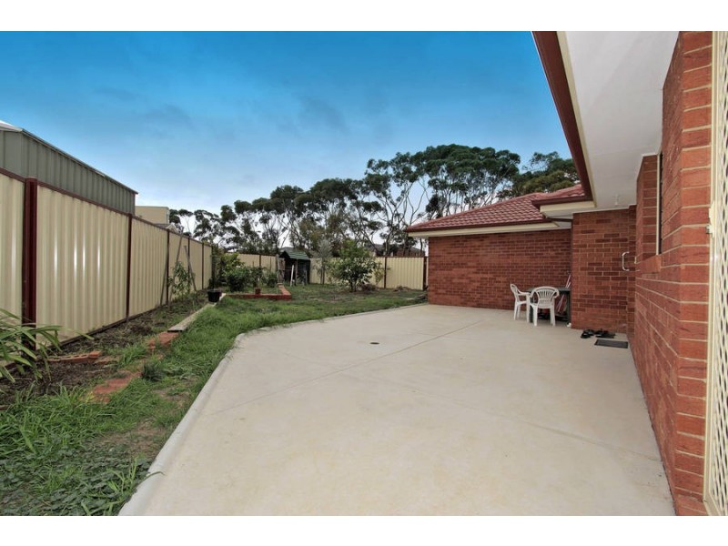5 Sugargum Grove, Cairnlea VIC 3023