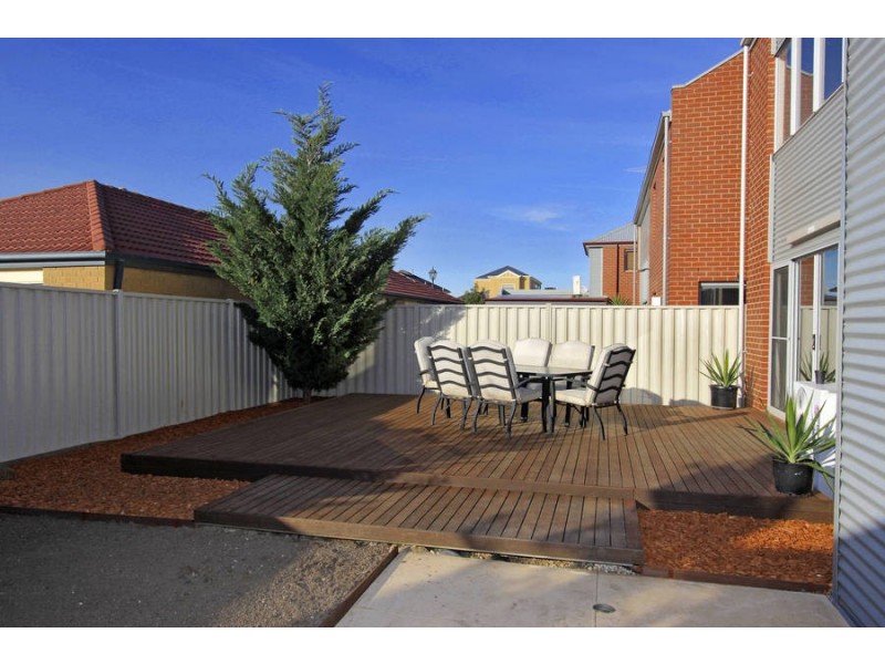 5 Brinton Lane, Caroline Springs VIC 3023