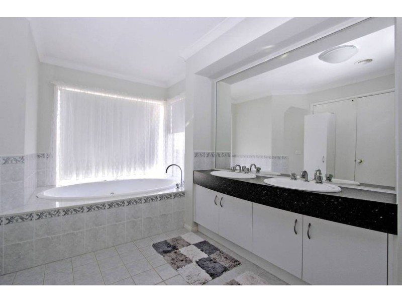 12 Cooinda Close, Burnside VIC 3023