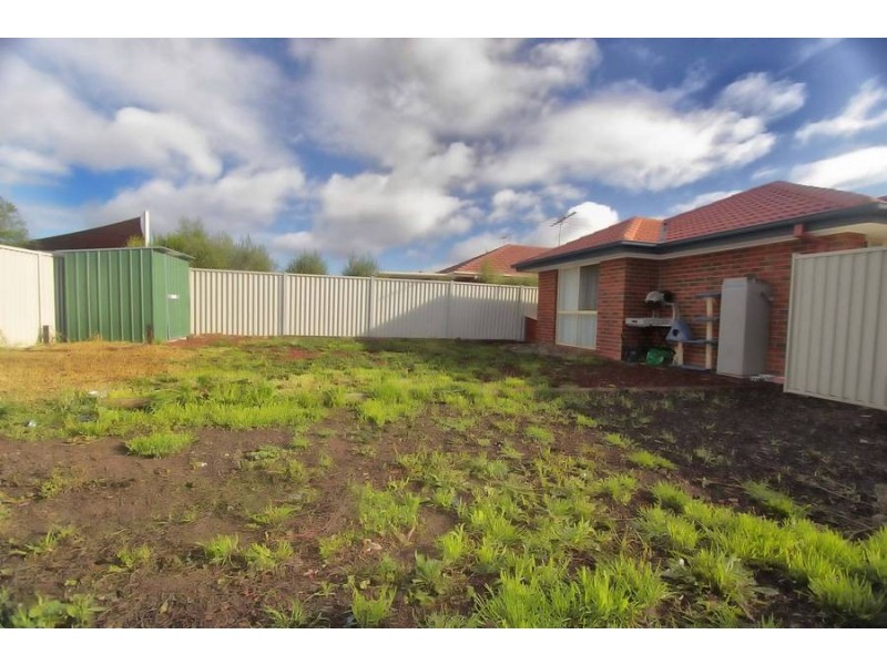 9 Cleland Way, Caroline Springs VIC 3023