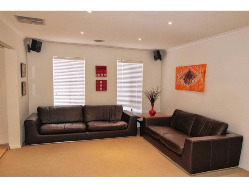 42 Fydler Avenue, Burnside VIC 3023