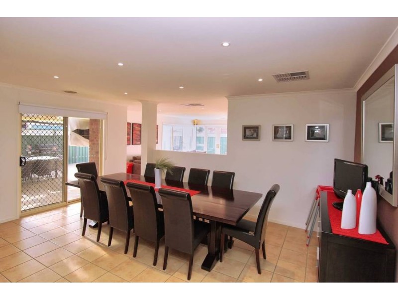 42 Fydler Avenue, Burnside VIC 3023