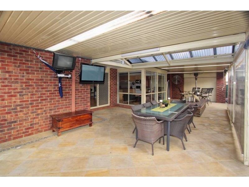 42 Fydler Avenue, Burnside VIC 3023