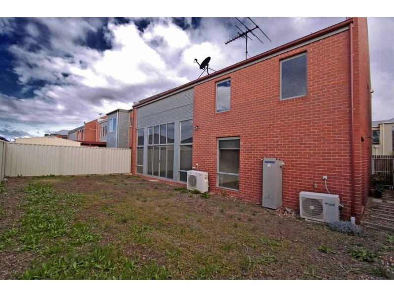 3 Fetcham Lane, Caroline Springs VIC 3023