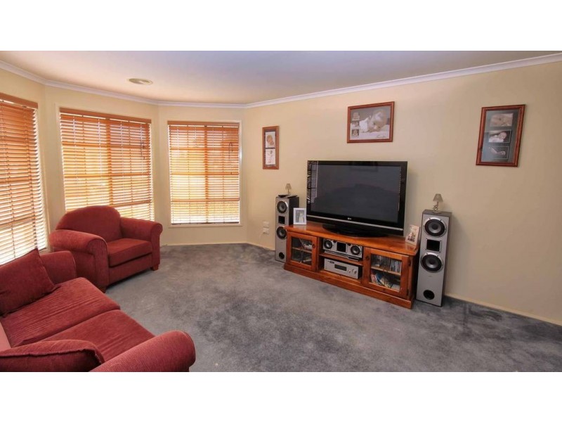 20 Millstream Way, Caroline Springs VIC 3023