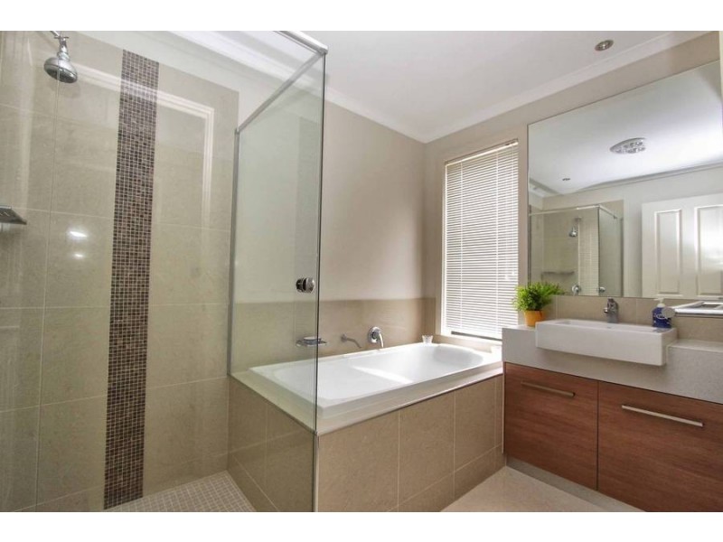 4 Blaxland Street, Burnside Heights VIC 3023