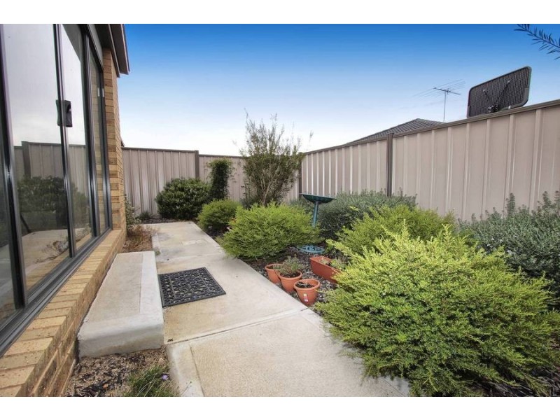 4 Blaxland Street, Burnside Heights VIC 3023