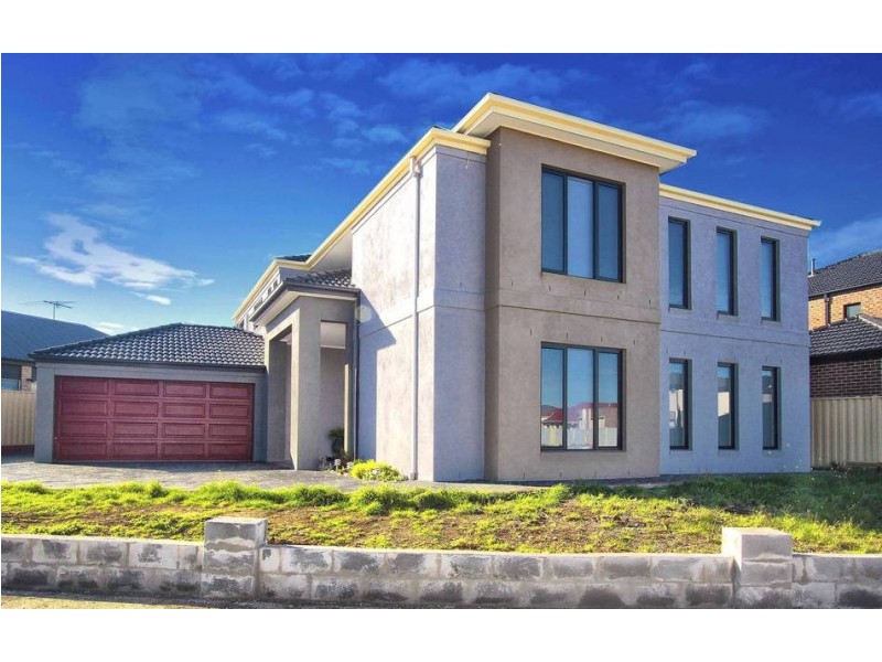 12 Clementson Drive, Caroline Springs VIC 3023