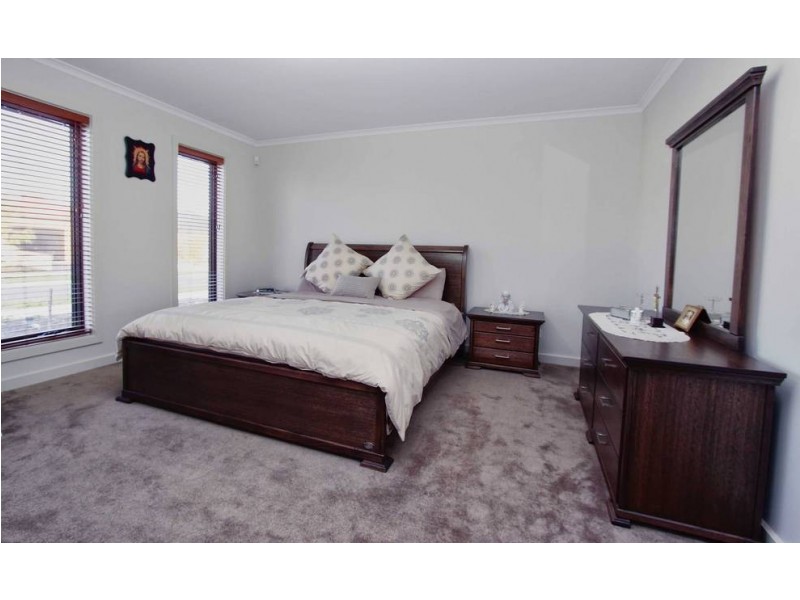 9 Wills Terrace, Burnside Heights VIC 3023