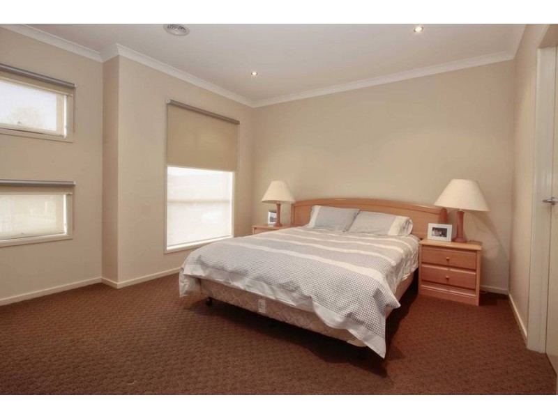17 Wylie Circuit, Burnside Heights VIC 3023