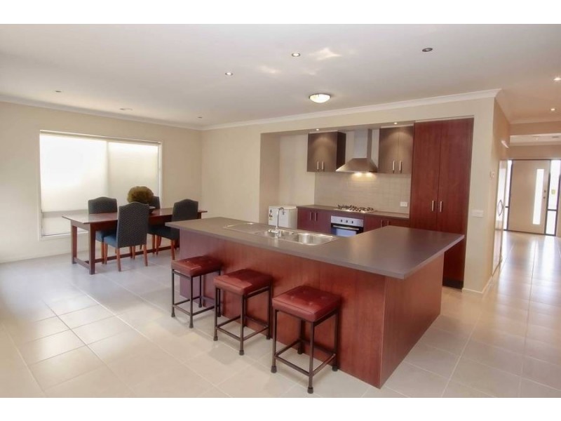 17 Wylie Circuit, Burnside Heights VIC 3023
