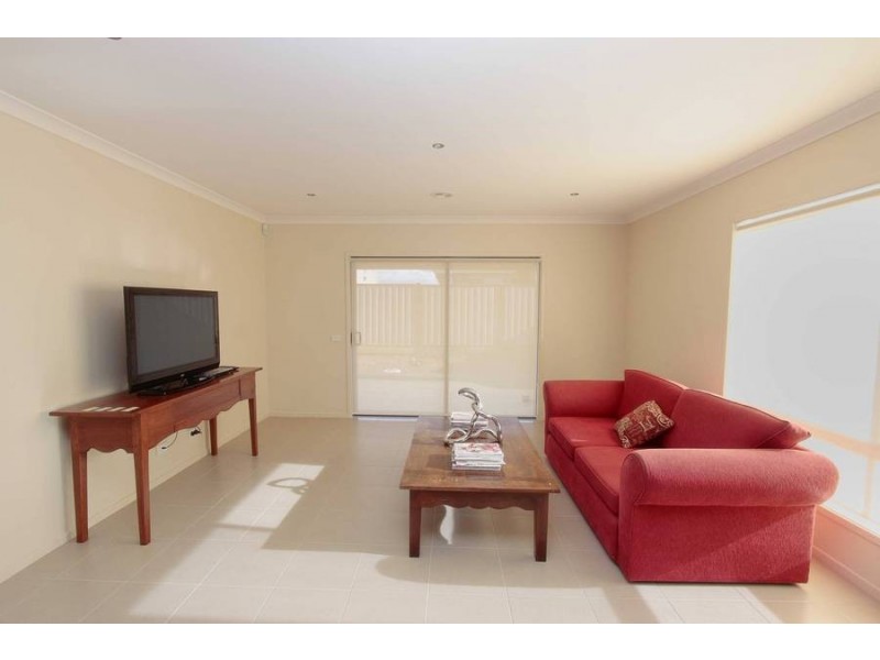 17 Wylie Circuit, Burnside Heights VIC 3023