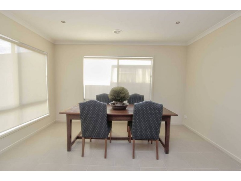 17 Wylie Circuit, Burnside Heights VIC 3023