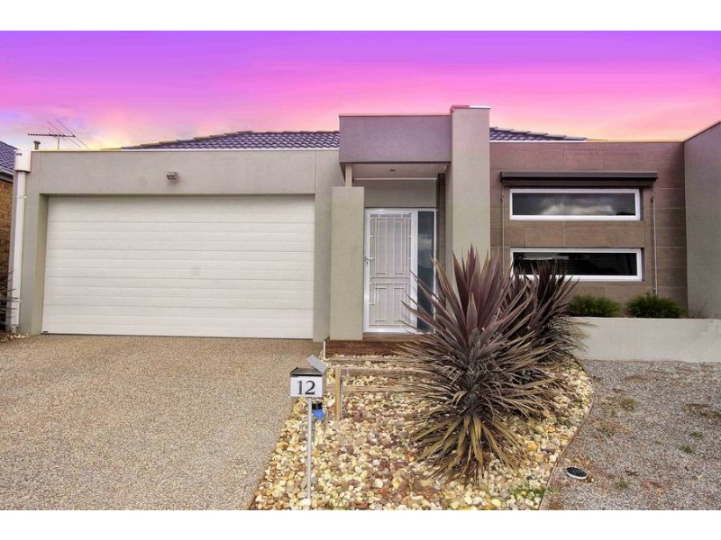 12 Caesia Way, Caroline Springs VIC 3023