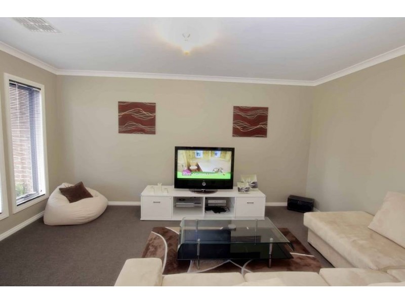 6 Blaxland Street, Burnside Heights VIC 3023